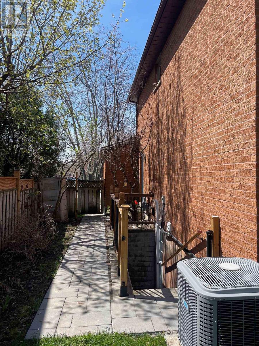 LOWER LEVEL - 1397 HERITAGE WAY, Oakville, Ontario