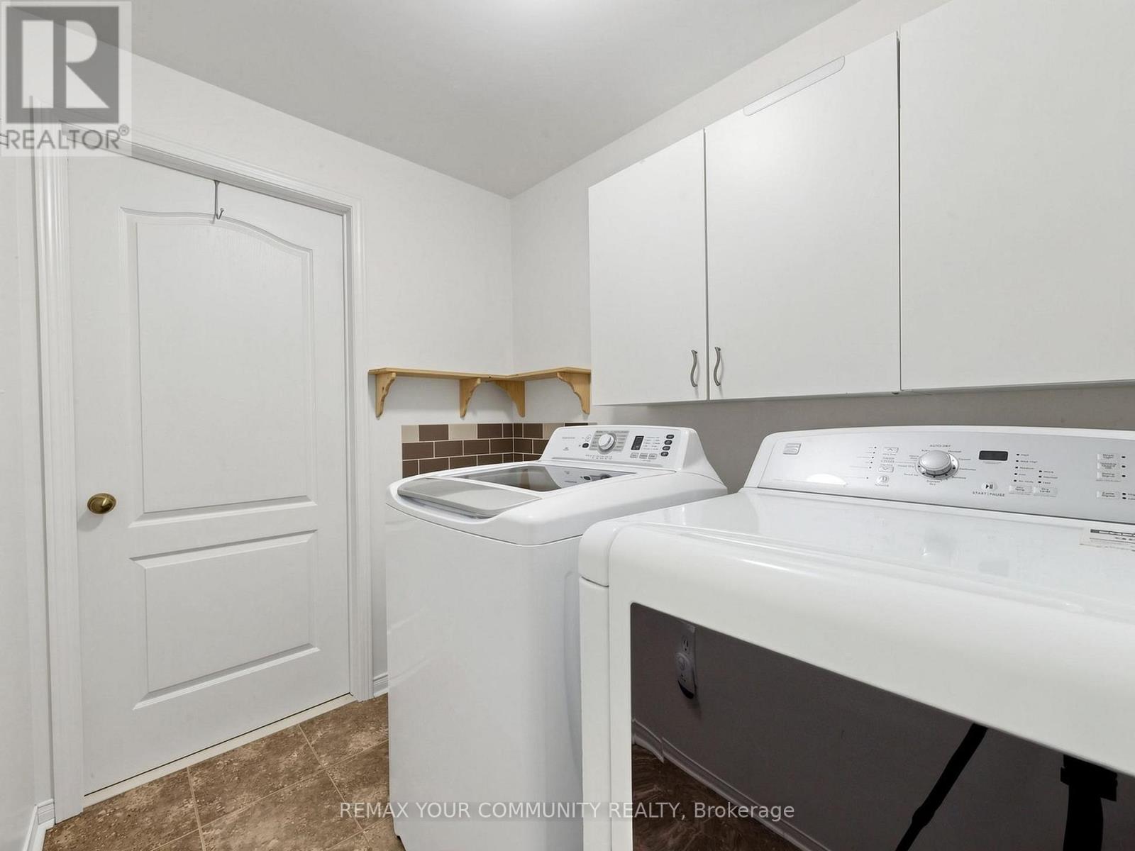 2327 Sutton Drive, Burlington, Ontario  L7L 6Y9 - Photo 22 - W13052756