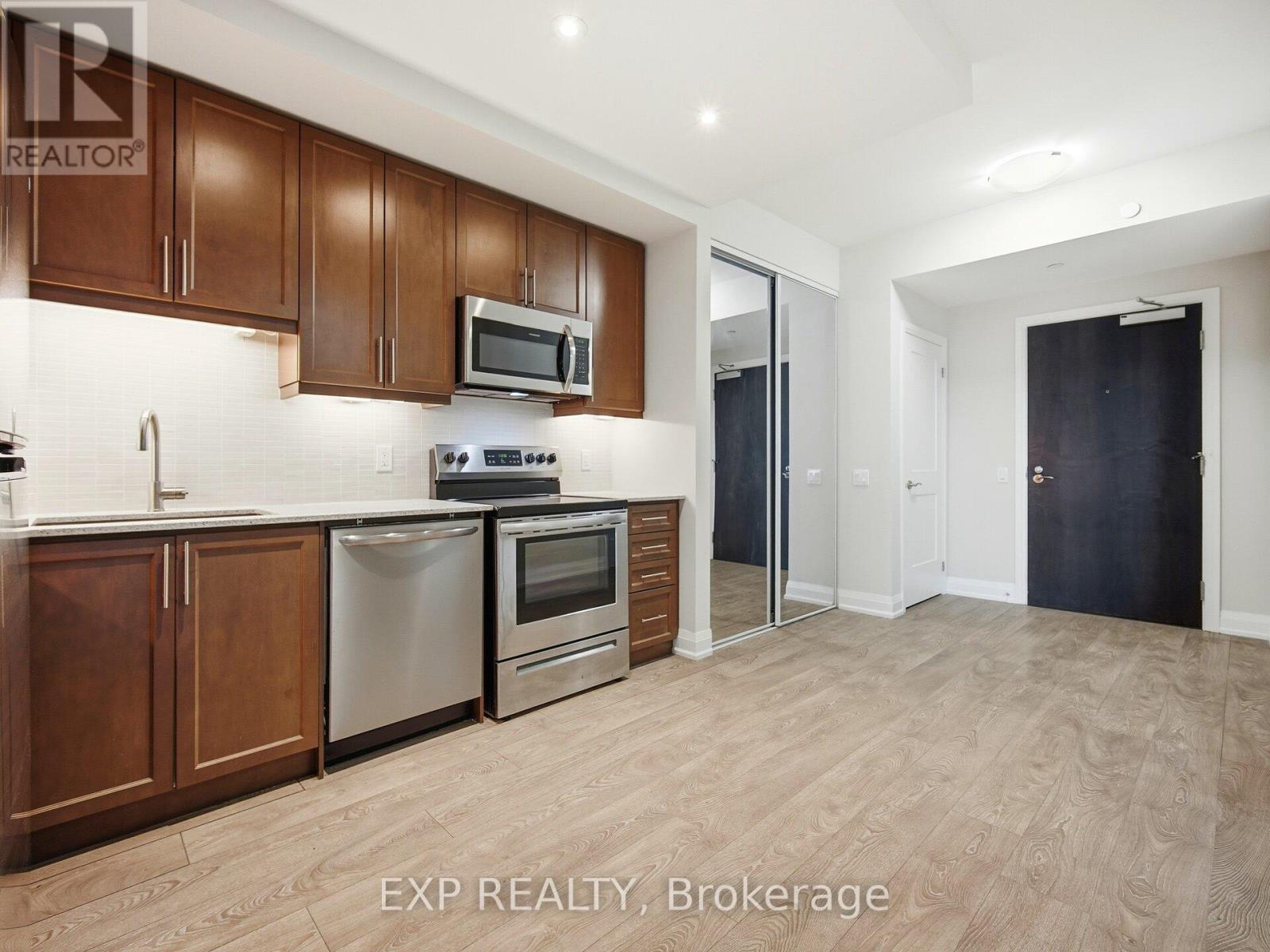 903 - 15 Lynch Street, Brampton, Ontario  L6W 0C7 - Photo 3 - W12687624