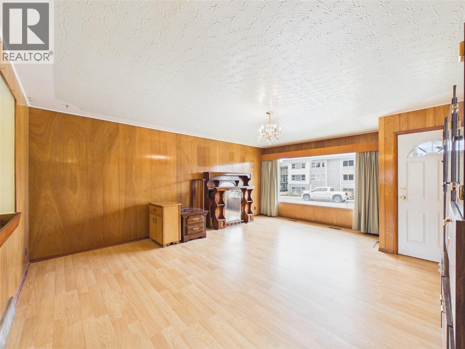 513 Hurry Avenue, Cranbrook, British Columbia  V1C 4C2 - Photo 4 - 10384959