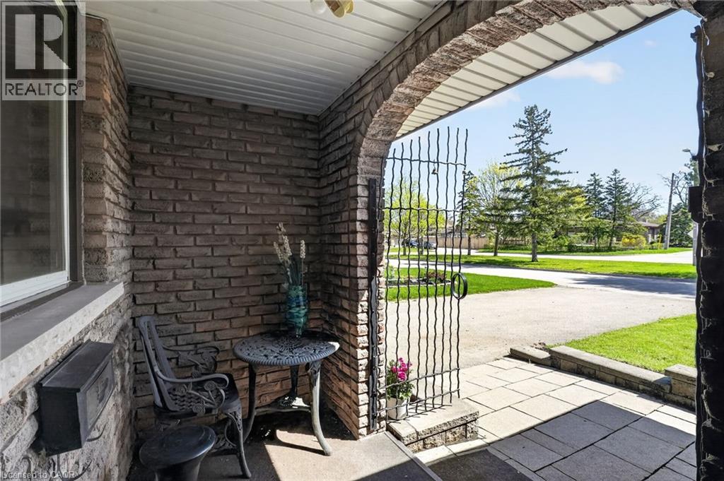 13 Cascade Court, St. Catharines, Ontario  L2P 1T5 - Photo 5 - 40825123