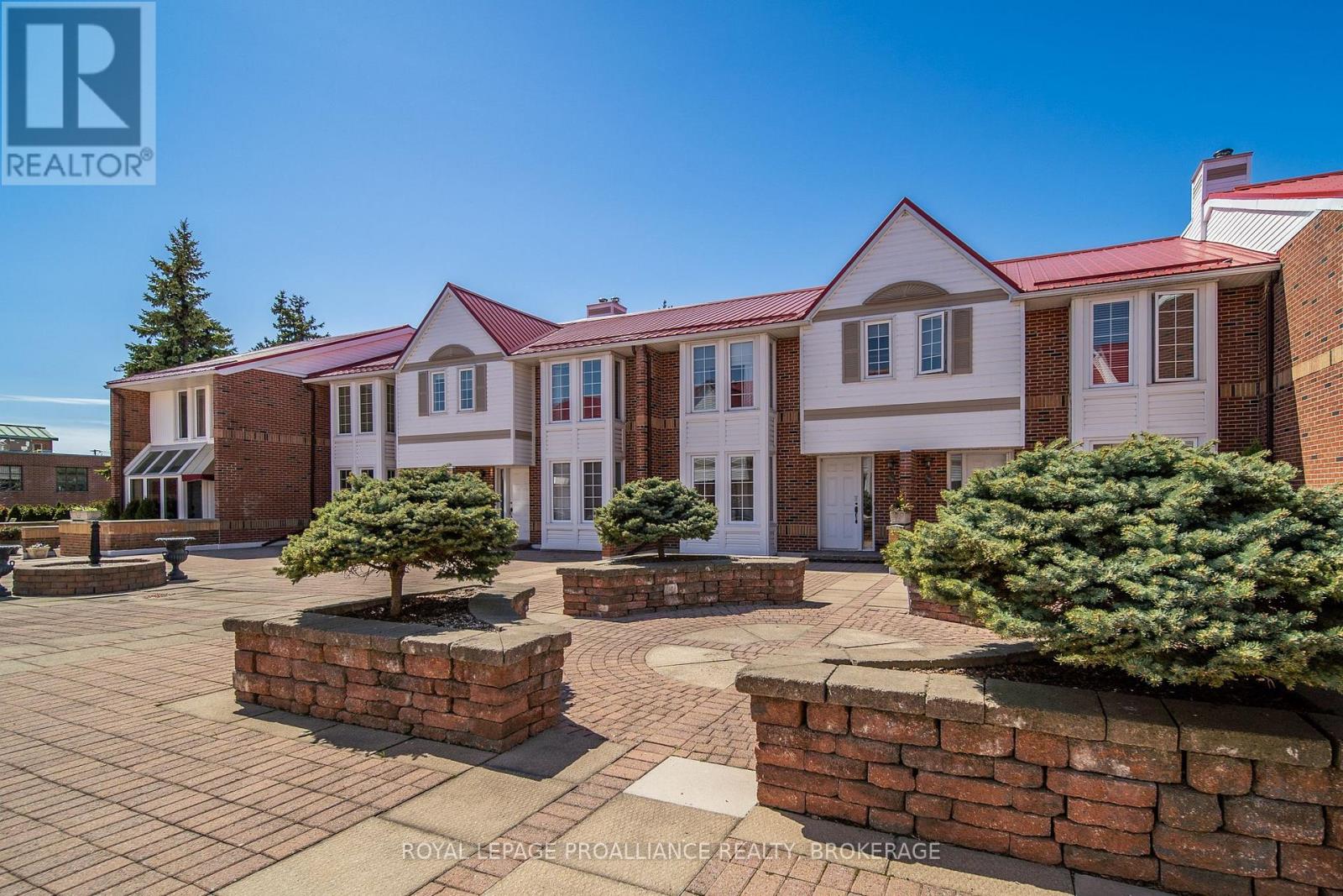 66 - 1 Place D'armes, Kingston (East Of Sir John A. Blvd), Ontario  K7K 6S4 - Photo 2 - X13054944