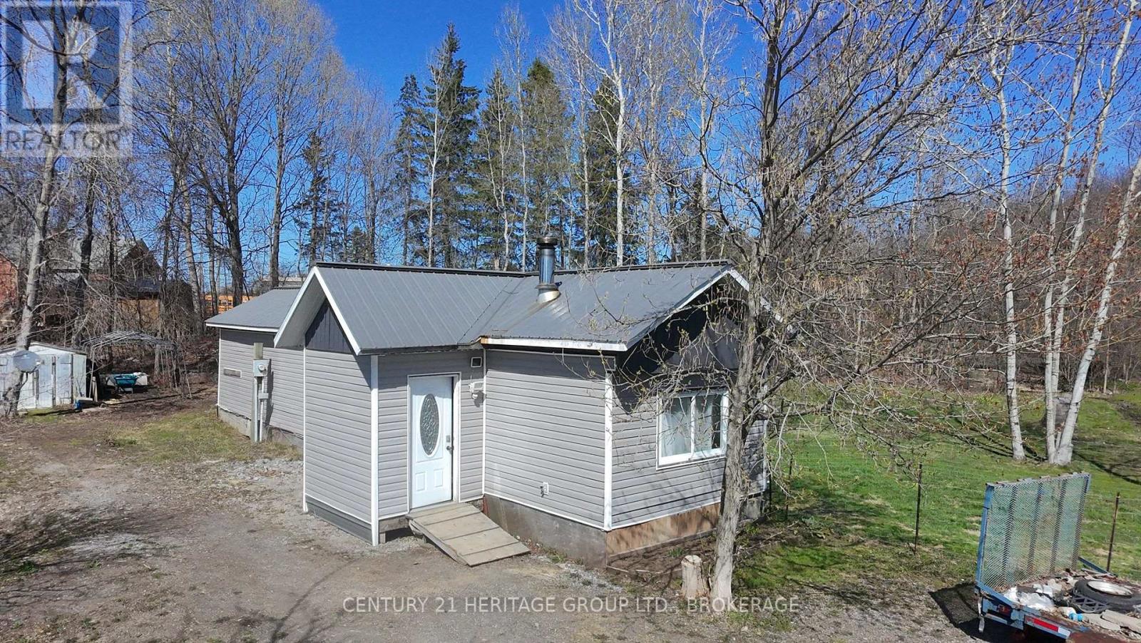 10 WILSON STREET, Rideau Lakes, Ontario