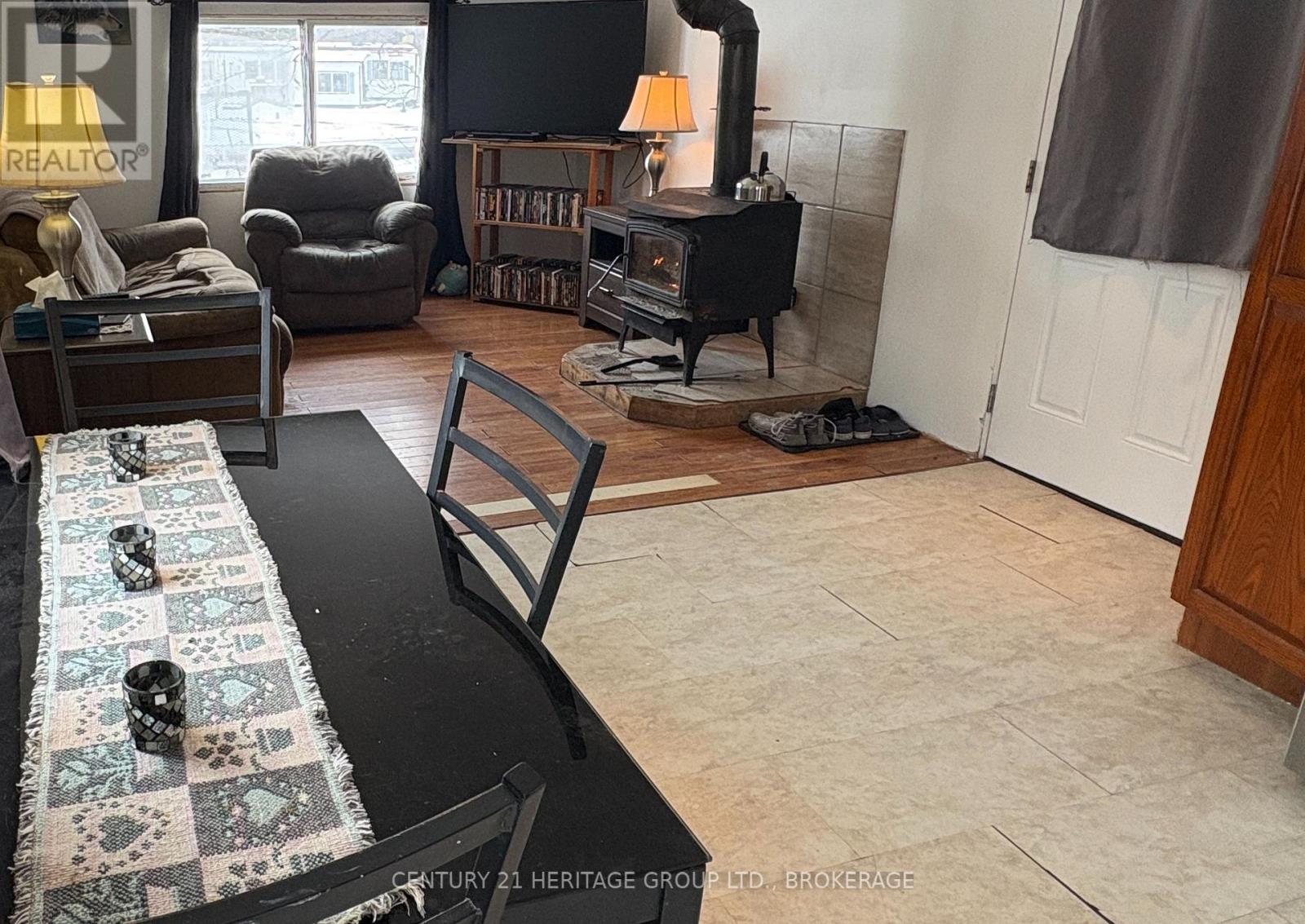 10 Wilson Street, Rideau Lakes, Ontario  K0G 1E0 - Photo 3 - X13054996