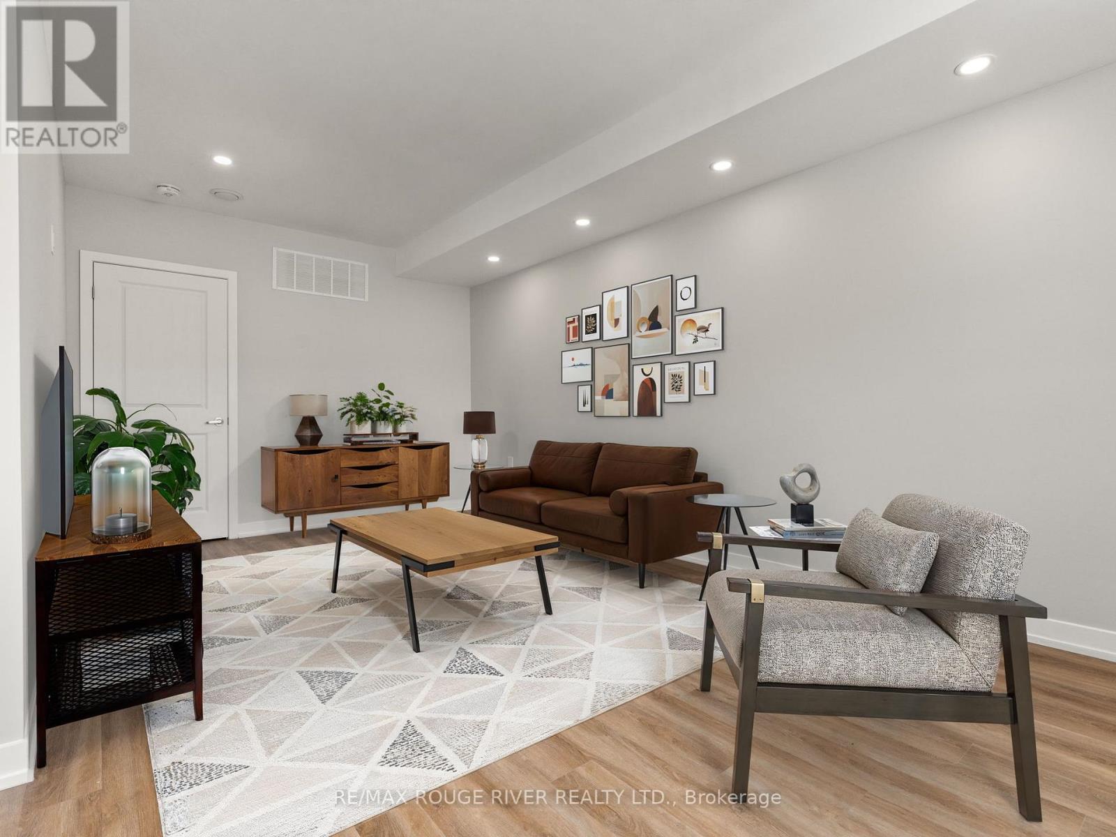 C - 201 Division Street, Cobourg, Ontario  K9A 3P6 - Photo 2 - X13054968