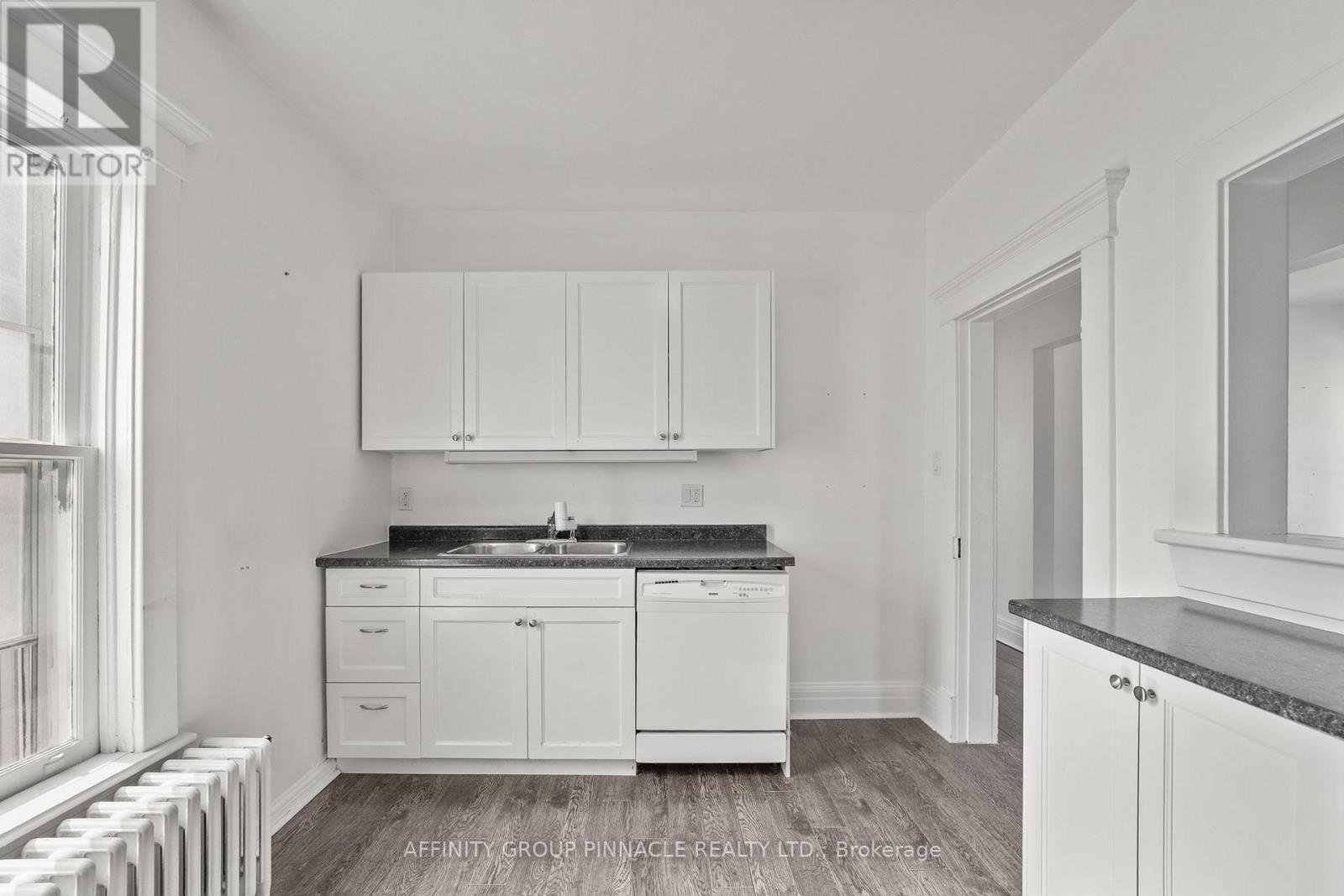 Upper - 255 Kent Street W, Kawartha Lakes, Ontario  K9V 2Z3 - Photo 7 - X13054998