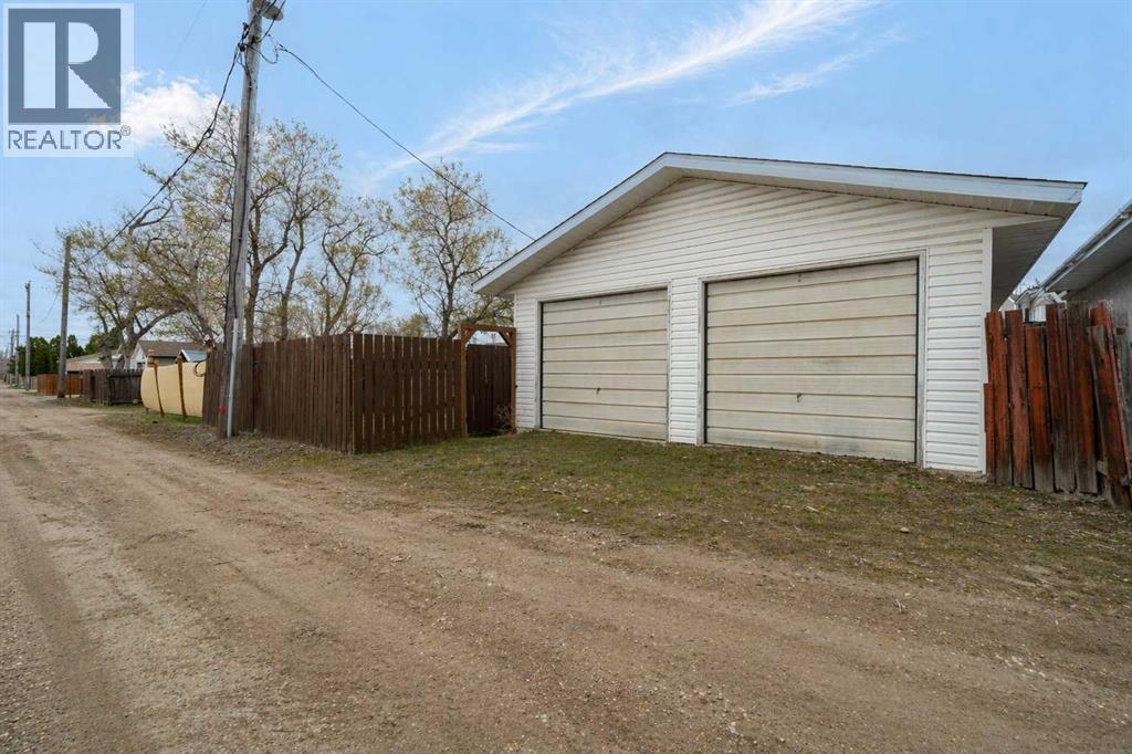 721 6 Street Se, Redcliff, Alberta  T0J 2P0 - Photo 32 - A2303834