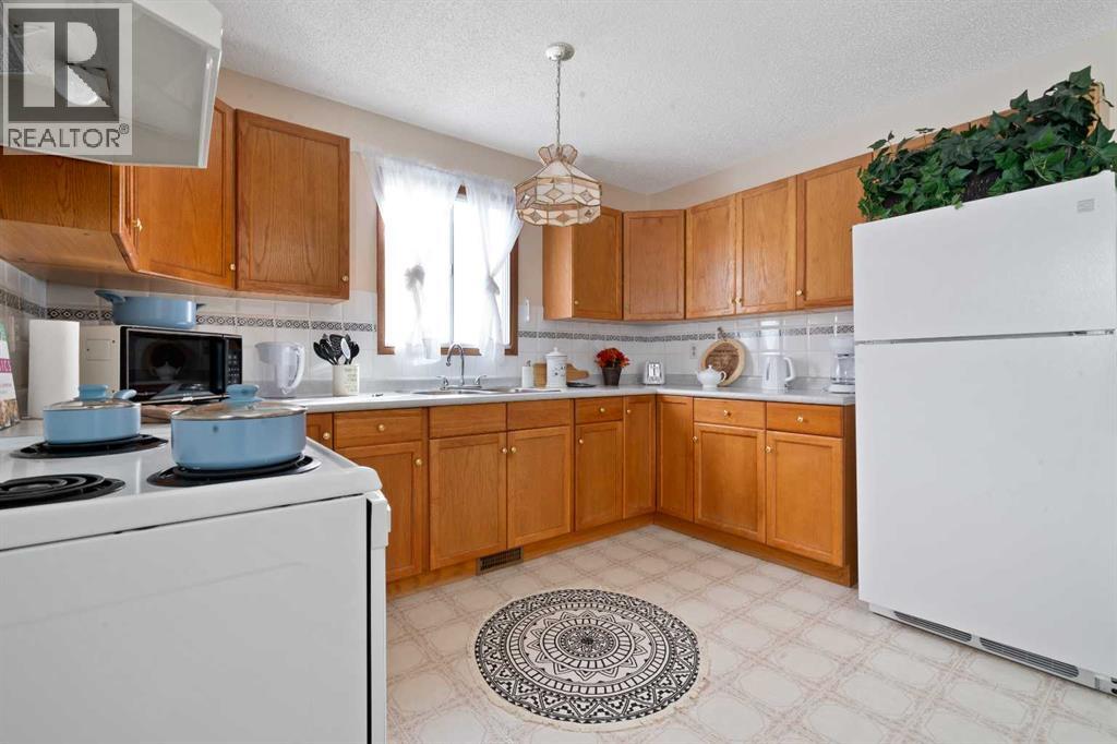 721 6 Street Se, Redcliff, Alberta  T0J 2P0 - Photo 9 - A2303834