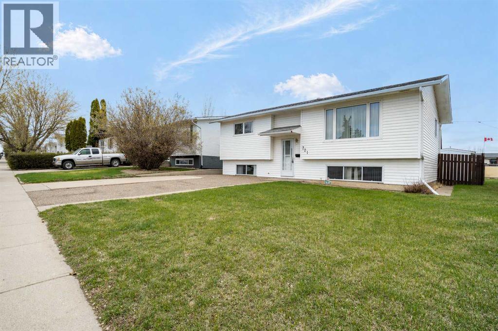 721 6 Street Se, Redcliff, Alberta  T0J 2P0 - Photo 2 - A2303834