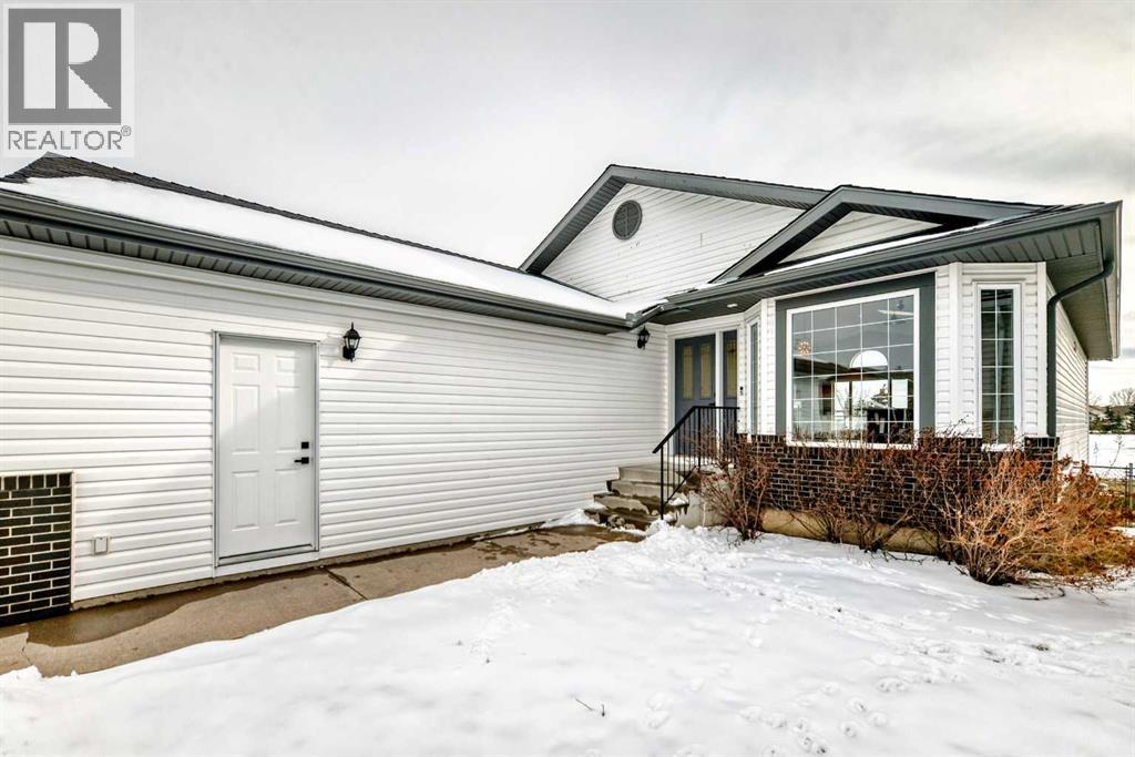 228 Woodside Crescent Nw, Airdrie, Alberta  T4B 2G8 - Photo 2 - A2298688