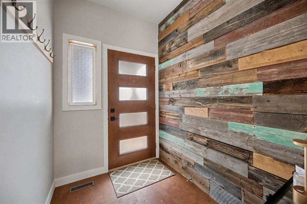 921 Lawrence Grassi Ridge, Canmore, Alberta  T1W 2Z5 - Photo 11 - A2305774