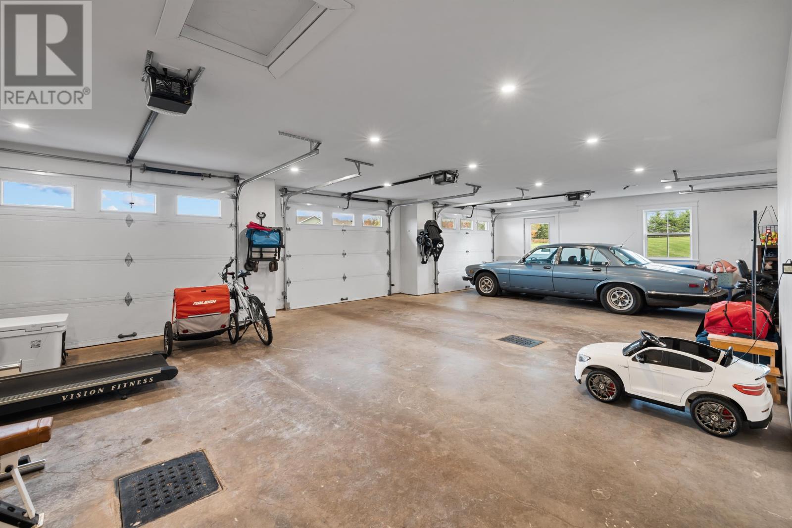 8 Macneill Avenue, Clyde River, Prince Edward Island  C0A 1H1 - Photo 38 - 202604077