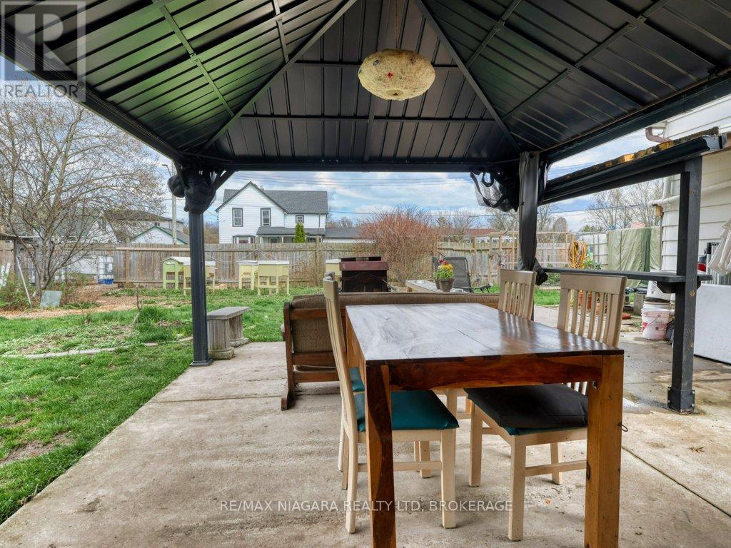 30 Erie Street, Welland (Dain City), Ontario  L3B 5J7 - Photo 11 - X13055060