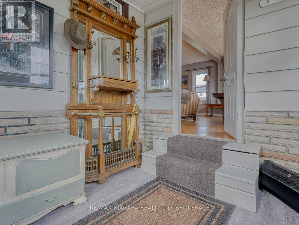 30 Erie Street, Welland (Dain City), Ontario  L3B 5J7 - Photo 12 - X13055060