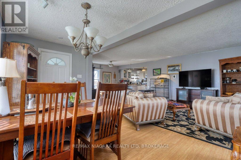 30 Erie Street, Welland (Dain City), Ontario  L3B 5J7 - Photo 15 - X13055060