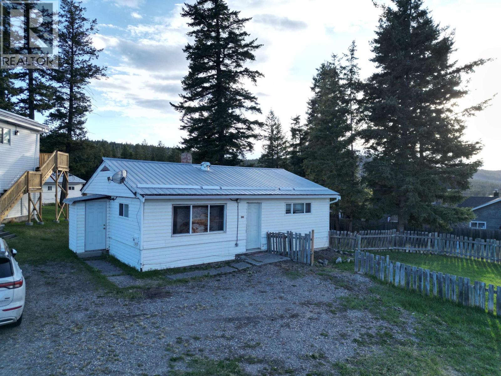 923 Dog Creek Road, Williams Lake, British Columbia  V2G 3G5 - Photo 11 - C8078315