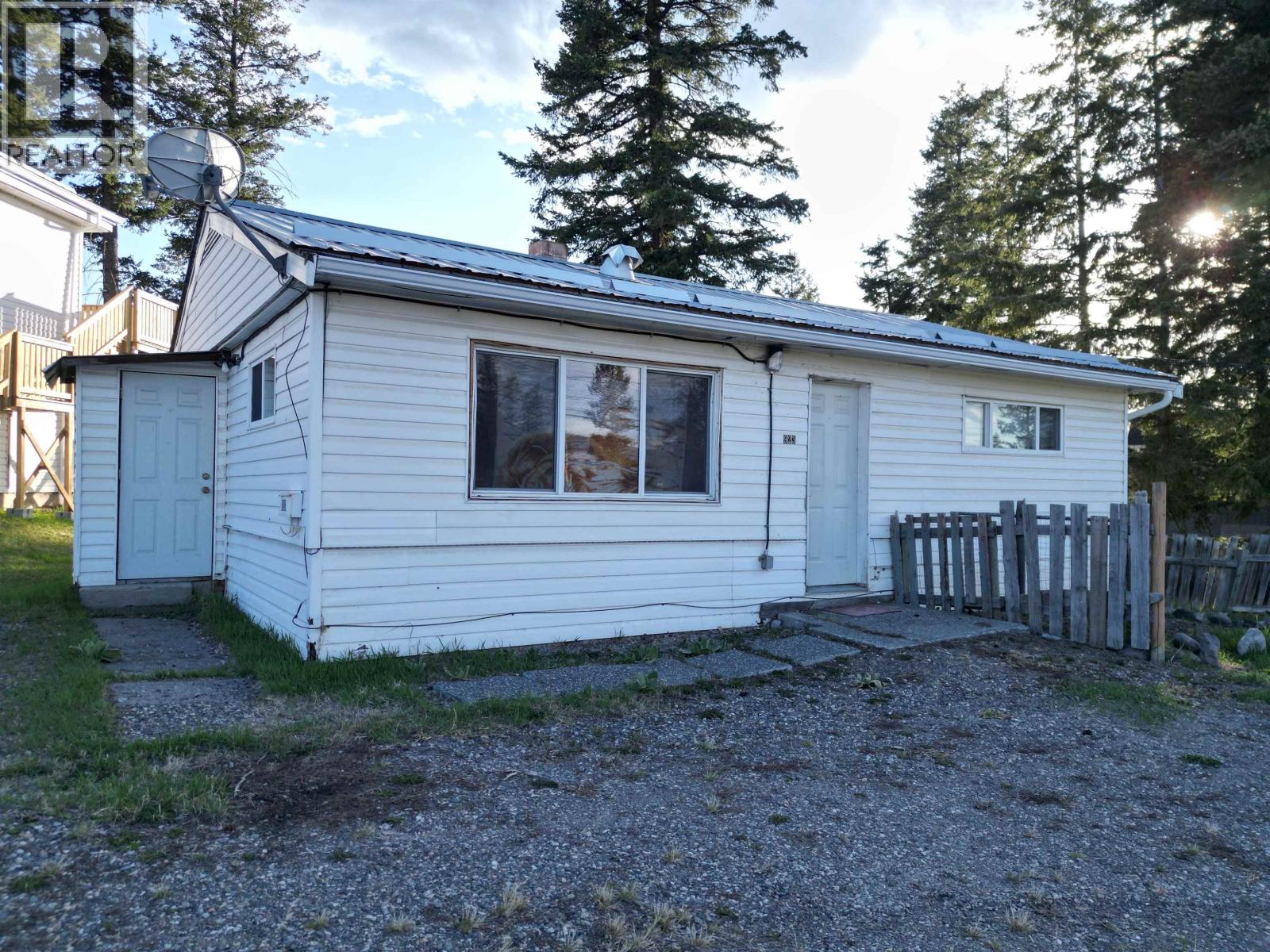 923 Dog Creek Road, Williams Lake, British Columbia  V2G 3G5 - Photo 2 - C8078315