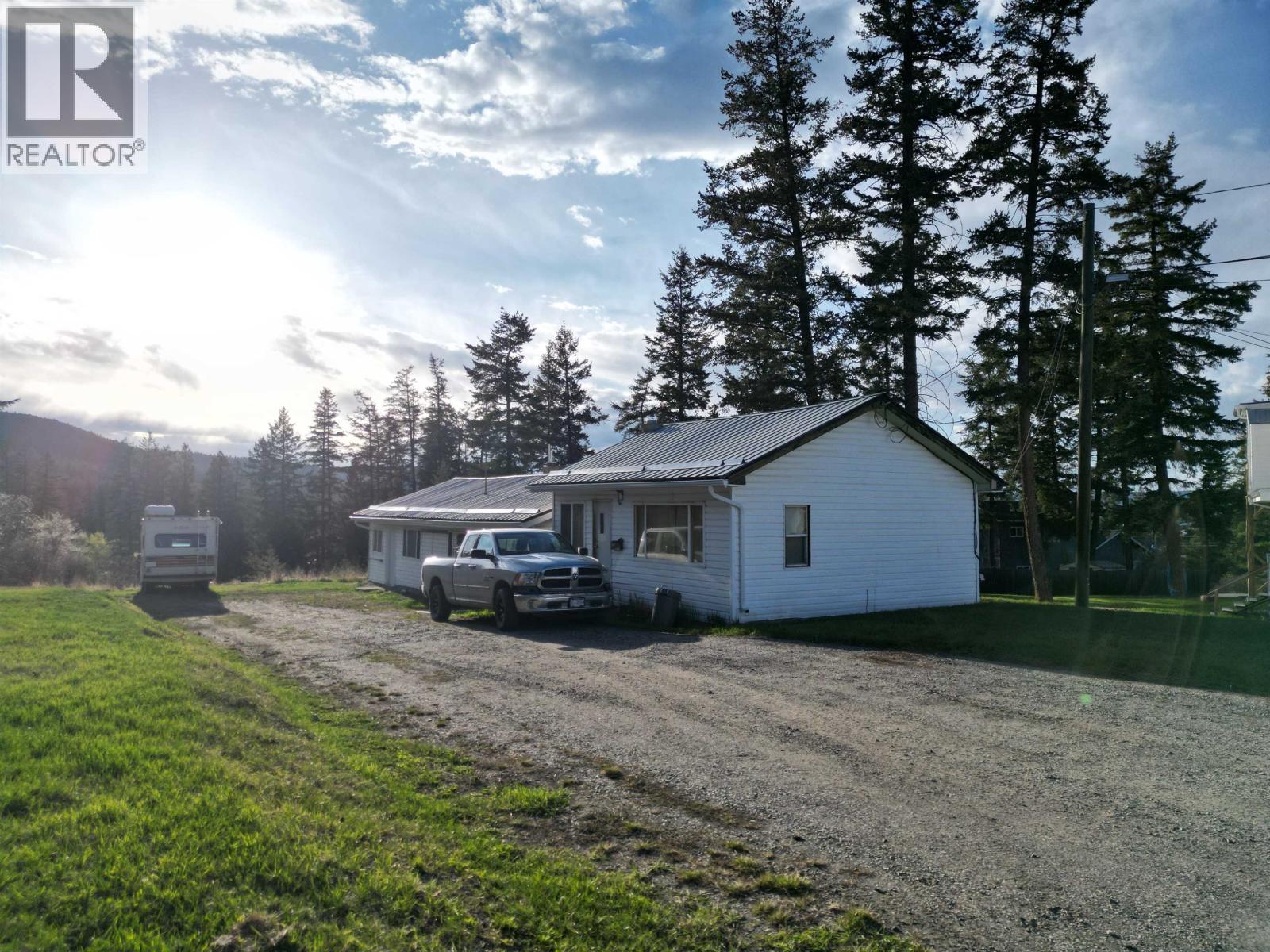 923 Dog Creek Road, Williams Lake, British Columbia  V2G 3G5 - Photo 9 - C8078315