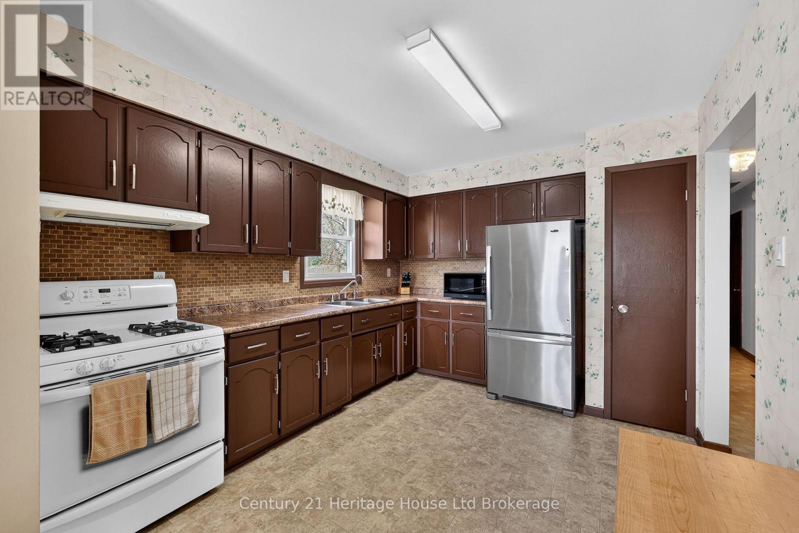 30 Ashton Court, Woodstock, Ontario  N4S 8N9 - Photo 12 - X13055100