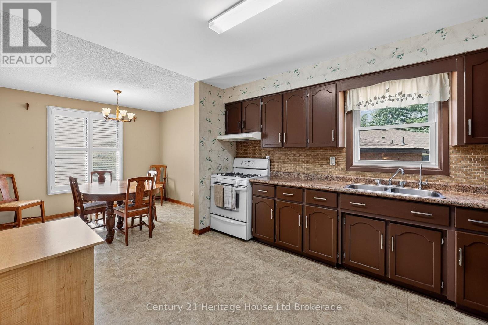 30 Ashton Court, Woodstock, Ontario  N4S 8N9 - Photo 13 - X13055100