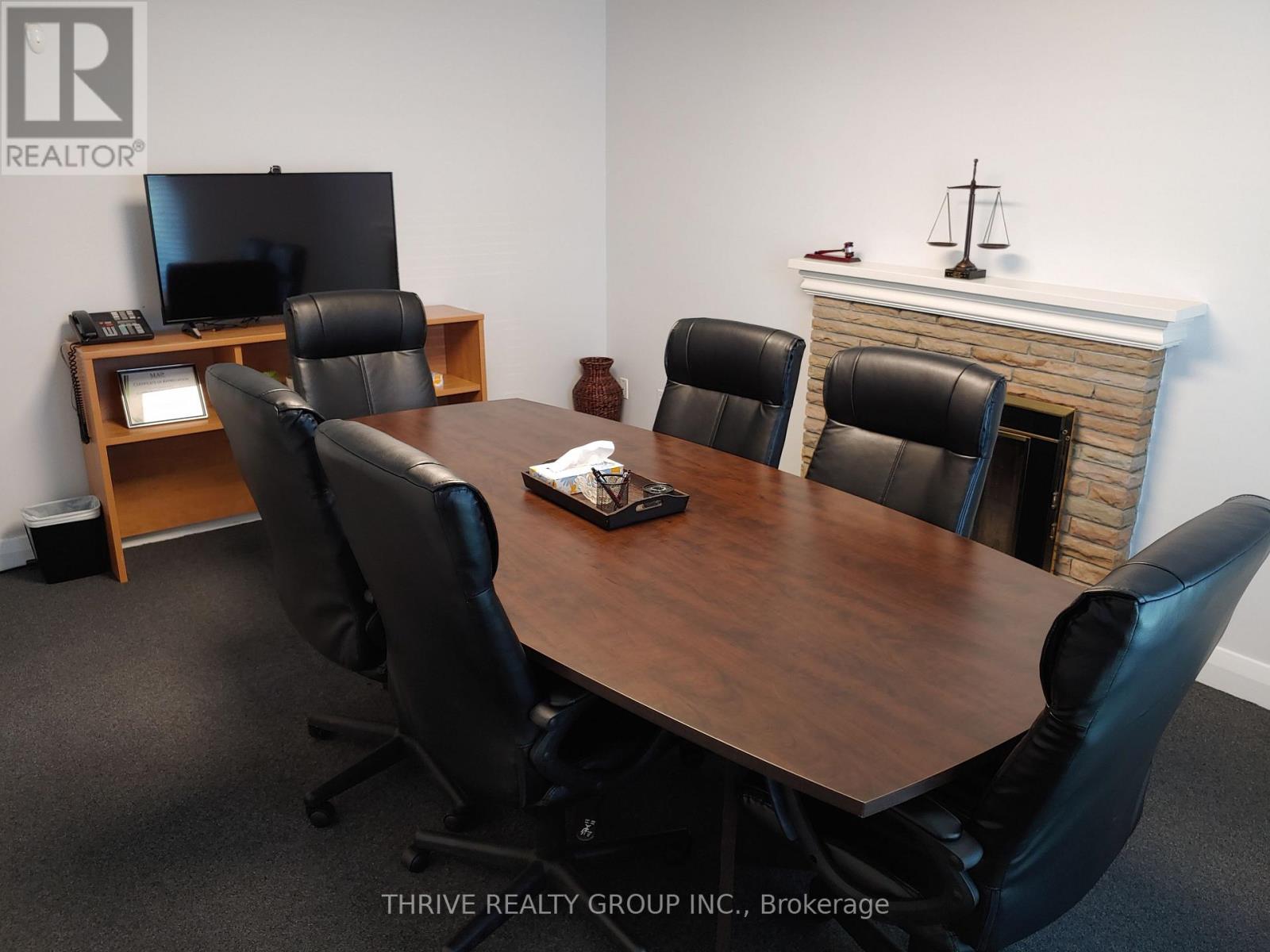 156 Oxford Street W, London North, Ontario  N6H 1S1 - Photo 5 - X12846106