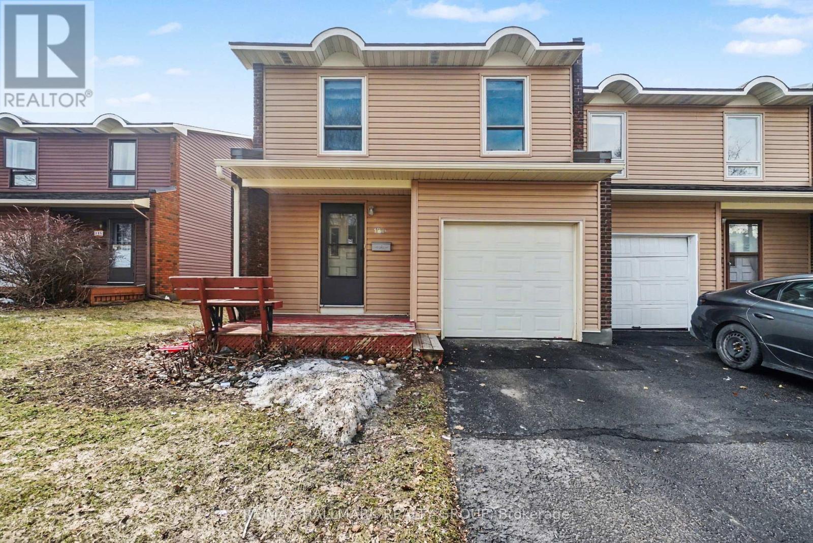 12d Arnold Drive, Ottawa, Ontario  K2H 6V9 - Photo 2 - X12961620