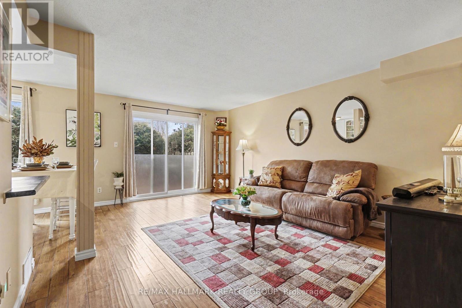 12d Arnold Drive, Ottawa, Ontario  K2H 6V9 - Photo 6 - X12961620