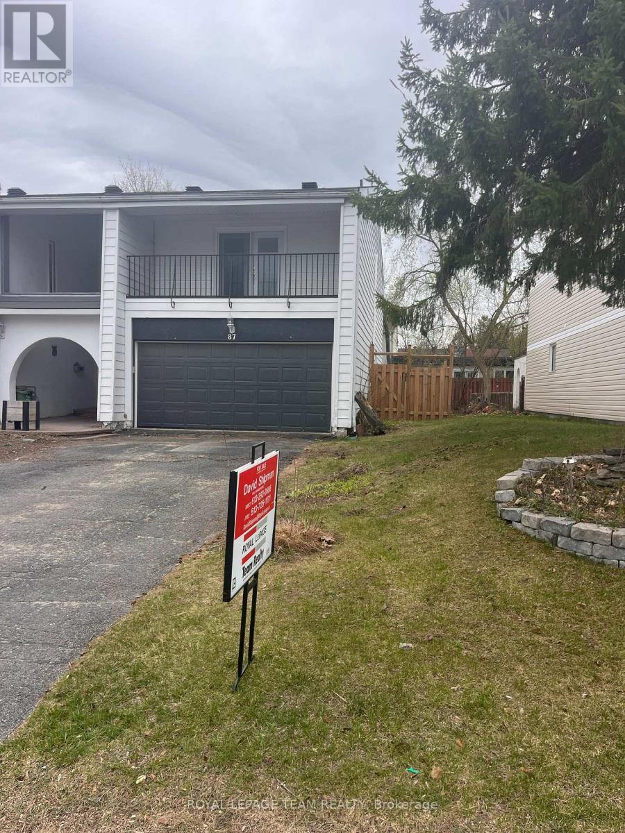 87 GRADY CRESCENT, Ottawa, Ontario