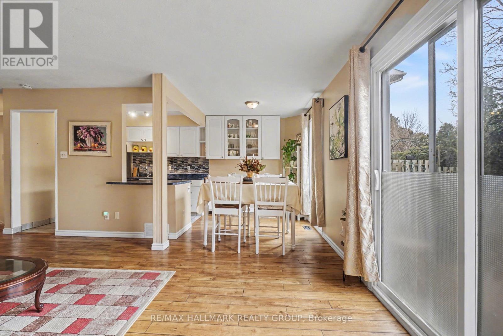 12d Arnold Drive, Ottawa, Ontario  K2H 6V9 - Photo 3 - X12961620