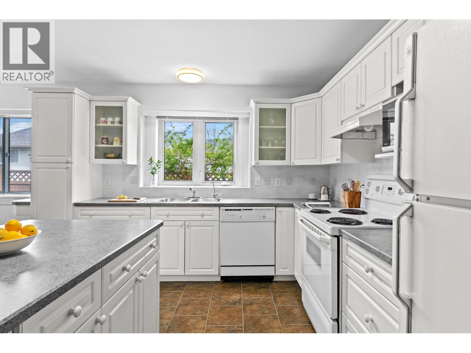 380 Murray Crescent, Kelowna, British Columbia  V1X 7P7 - Photo 12 - 10385217