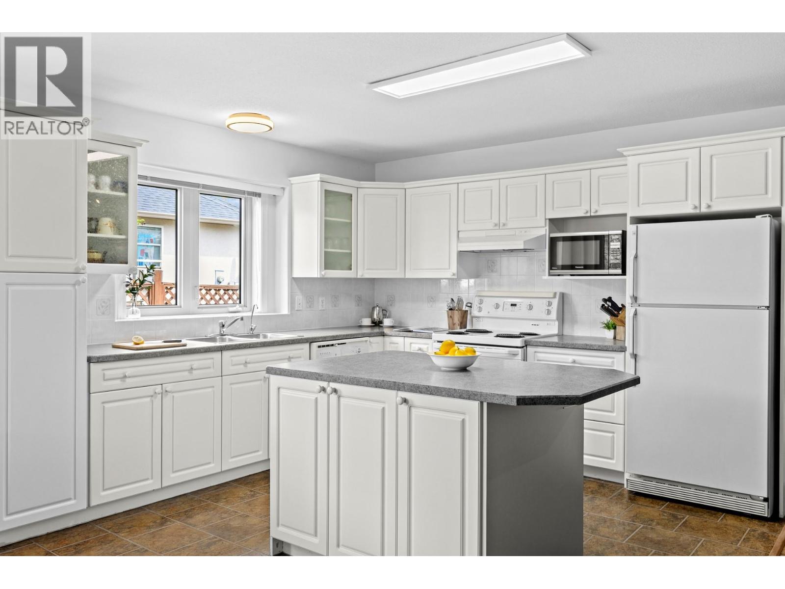 380 Murray Crescent, Kelowna, British Columbia  V1X 7P7 - Photo 13 - 10385217