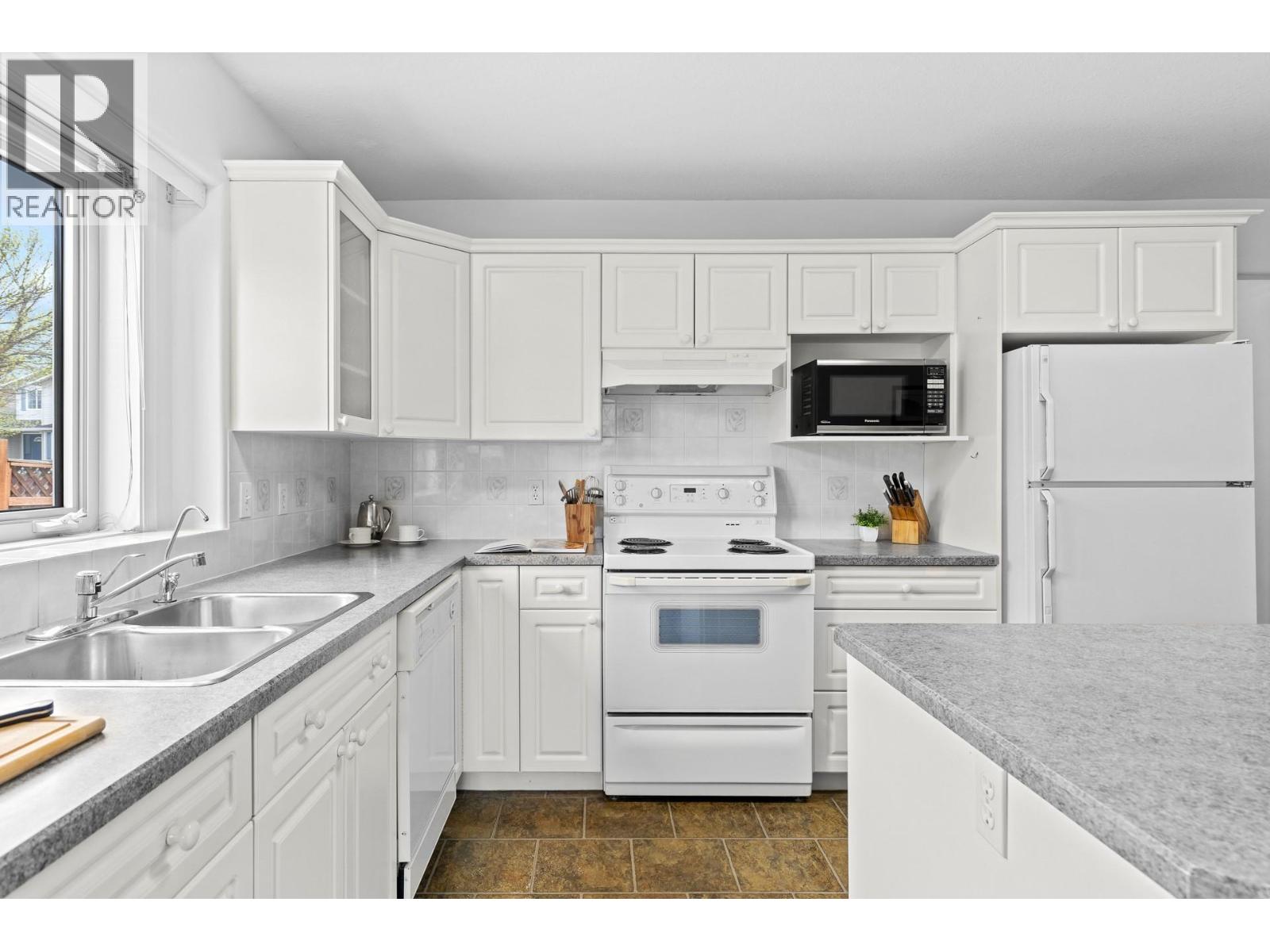 380 Murray Crescent, Kelowna, British Columbia  V1X 7P7 - Photo 14 - 10385217