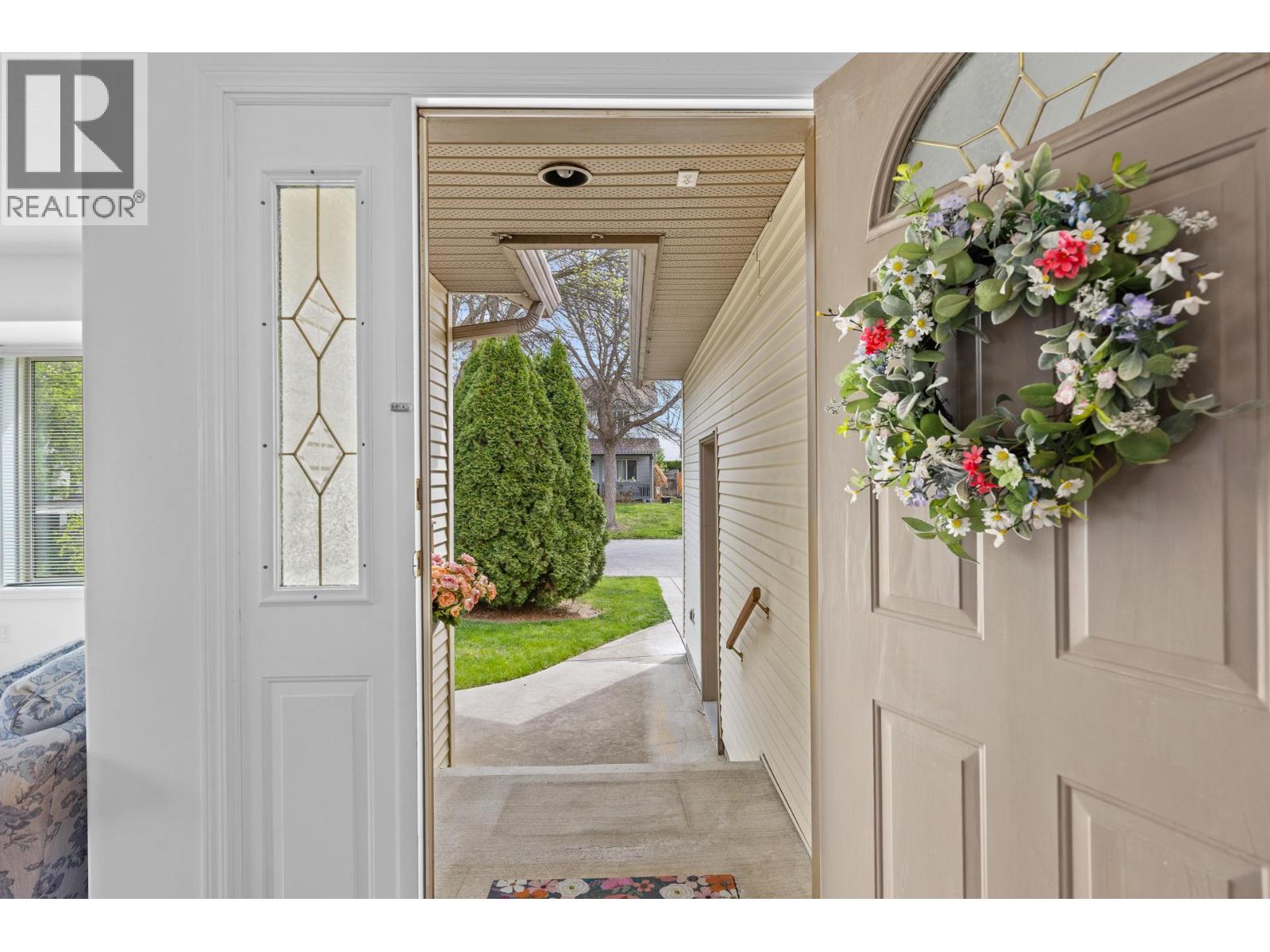 380 Murray Crescent, Kelowna, British Columbia  V1X 7P7 - Photo 9 - 10385217