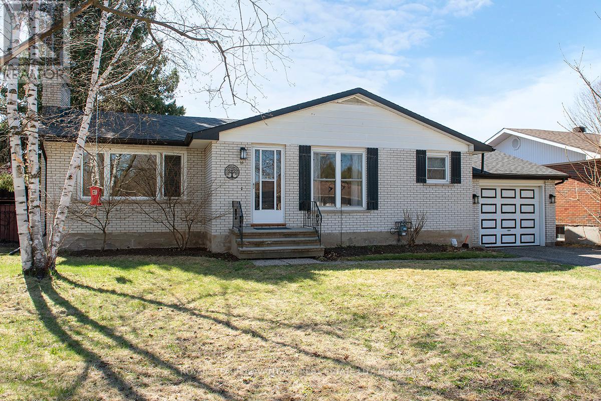 10 Robert Road, Perth, Ontario  K7H 2Z8 - Photo 3 - X13054922