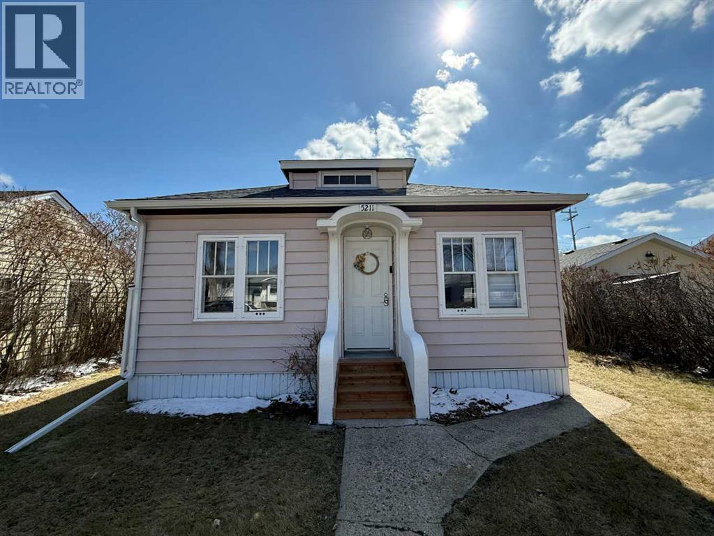 5211 49 Avenue, Ponoka, Alberta  T4J 1J1 - Photo 2 - A2305586