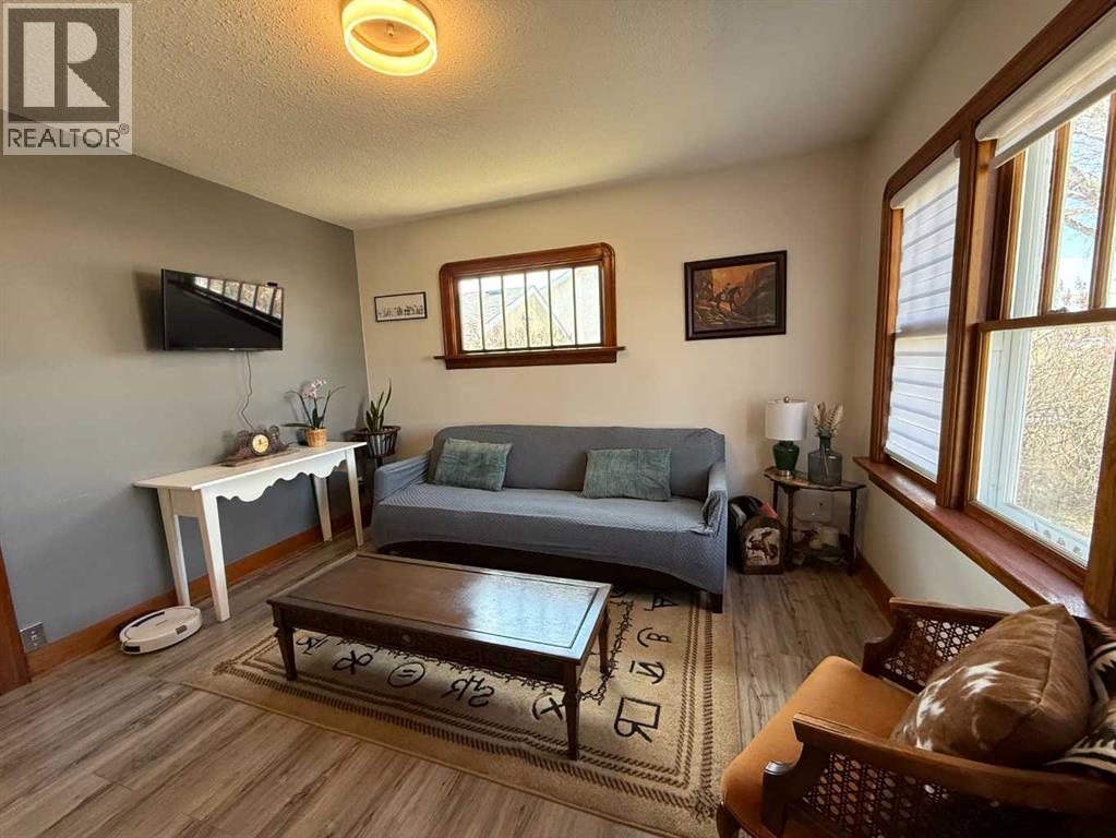5211 49 Avenue, Ponoka, Alberta  T4J 1J1 - Photo 4 - A2305586