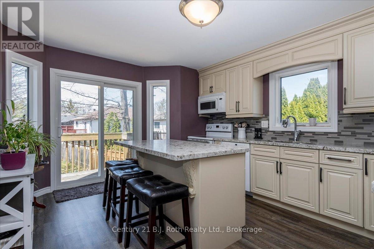 116 Dyer Drive, Wasaga Beach, Ontario  L9Z 1E5 - Photo 10 - S13055022