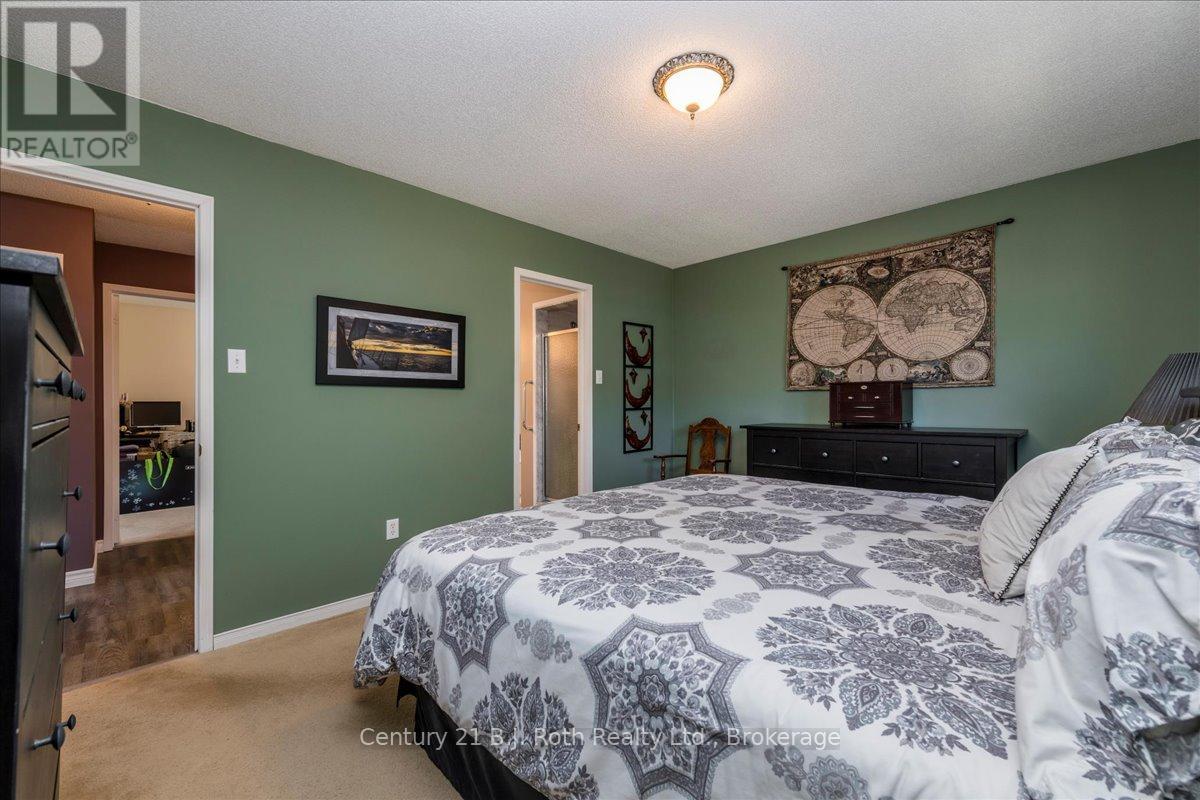 116 Dyer Drive, Wasaga Beach, Ontario  L9Z 1E5 - Photo 13 - S13055022