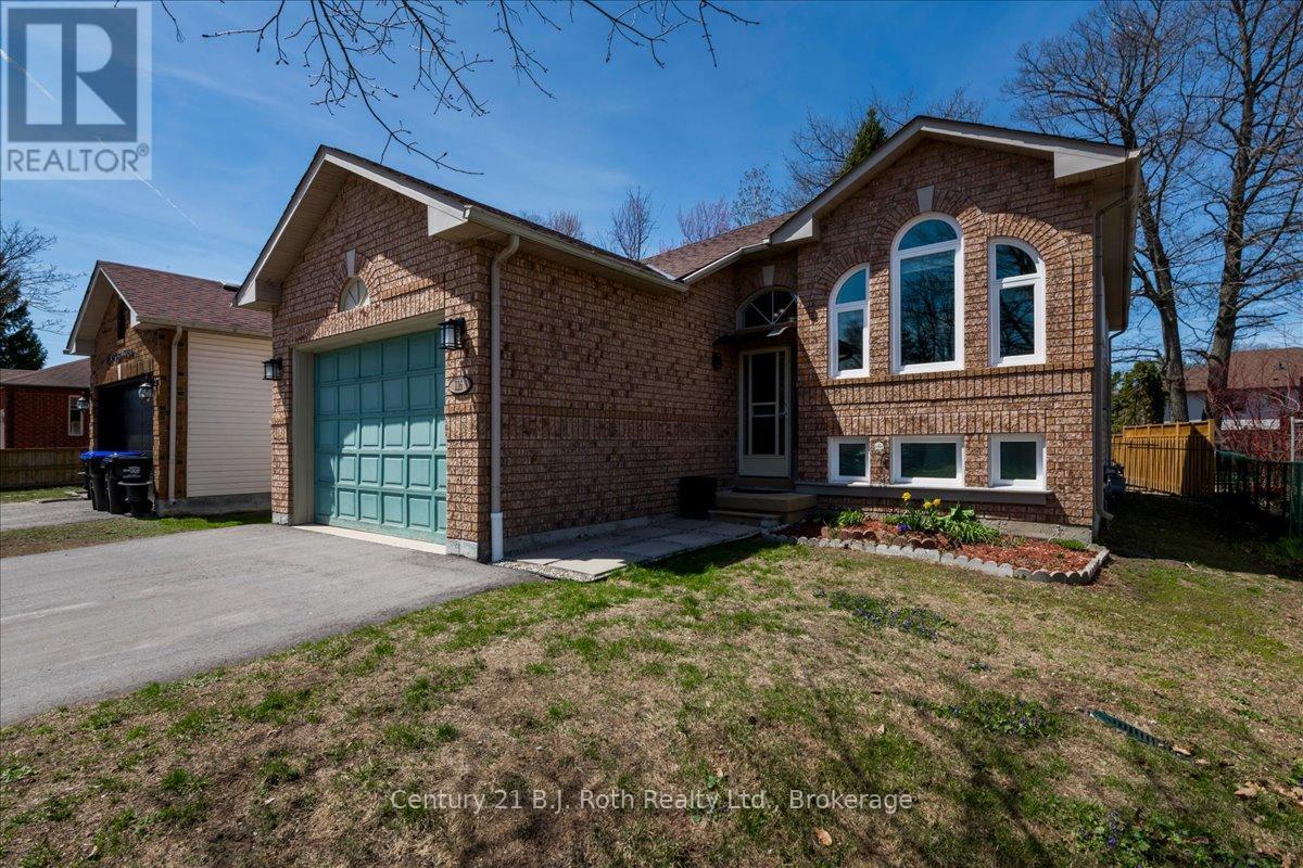 116 Dyer Drive, Wasaga Beach, Ontario  L9Z 1E5 - Photo 2 - S13055022