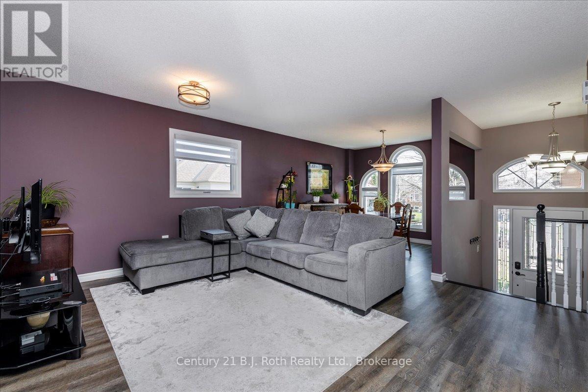 116 Dyer Drive, Wasaga Beach, Ontario  L9Z 1E5 - Photo 5 - S13055022