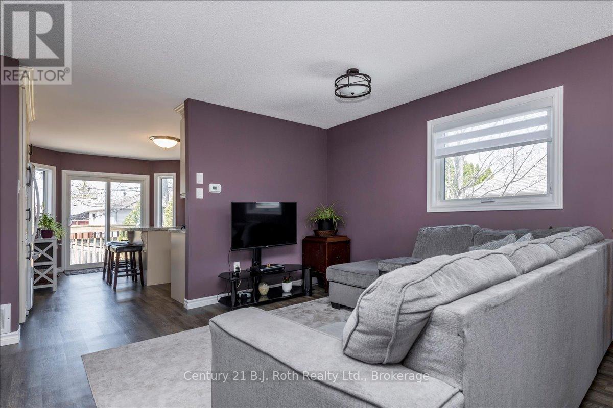 116 Dyer Drive, Wasaga Beach, Ontario  L9Z 1E5 - Photo 6 - S13055022