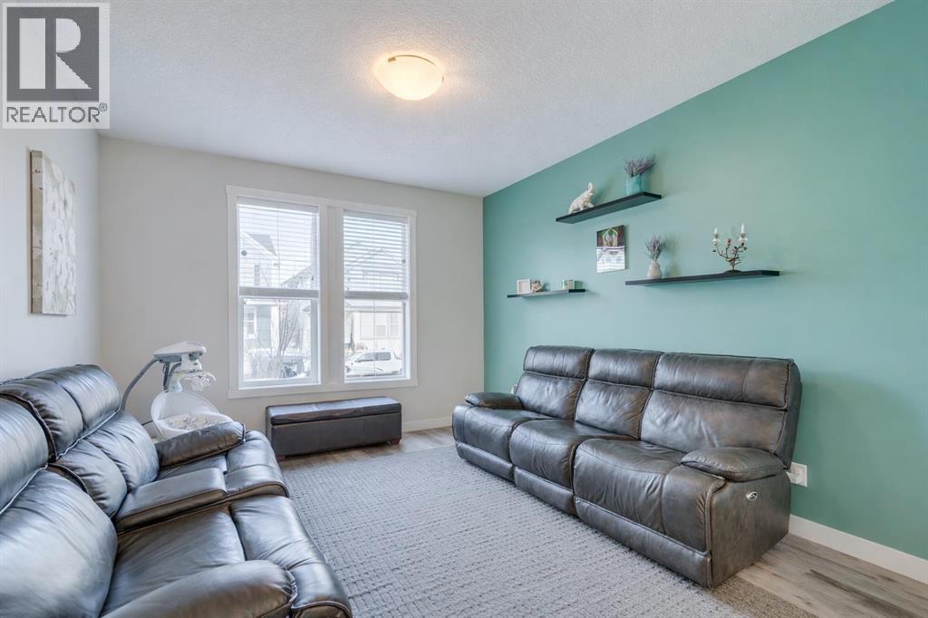 429 South Point Glen Sw, Airdrie, Alberta  T4B 4L1 - Photo 5 - A2293563