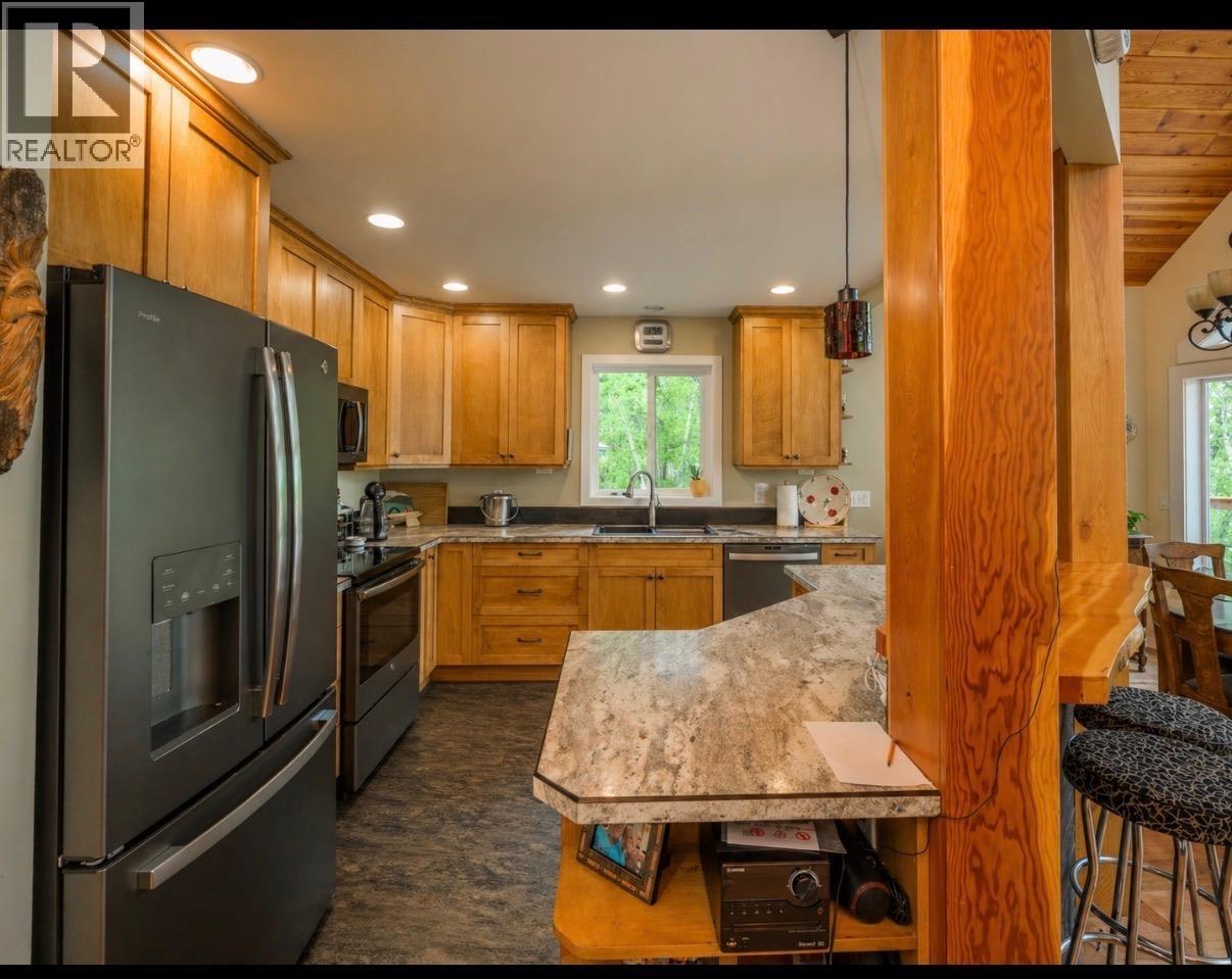 57700 S Somerset Drive, Prince George, British Columbia  V0J 3A3 - Photo 8 - R3116883