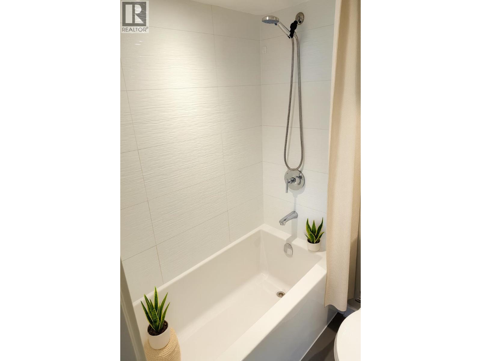 2407 489 Interurban Way, Vancouver, British Columbia  V5X 0C7 - Photo 5 - R3111373