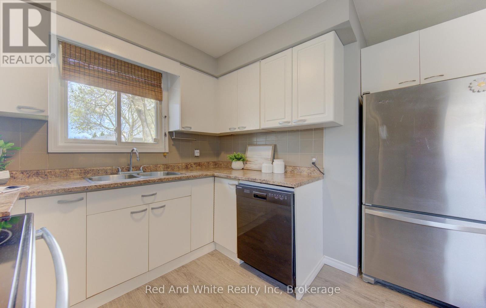 100 Johanna Drive, Cambridge, Ontario  N1S 4A7 - Photo 10 - X13055016