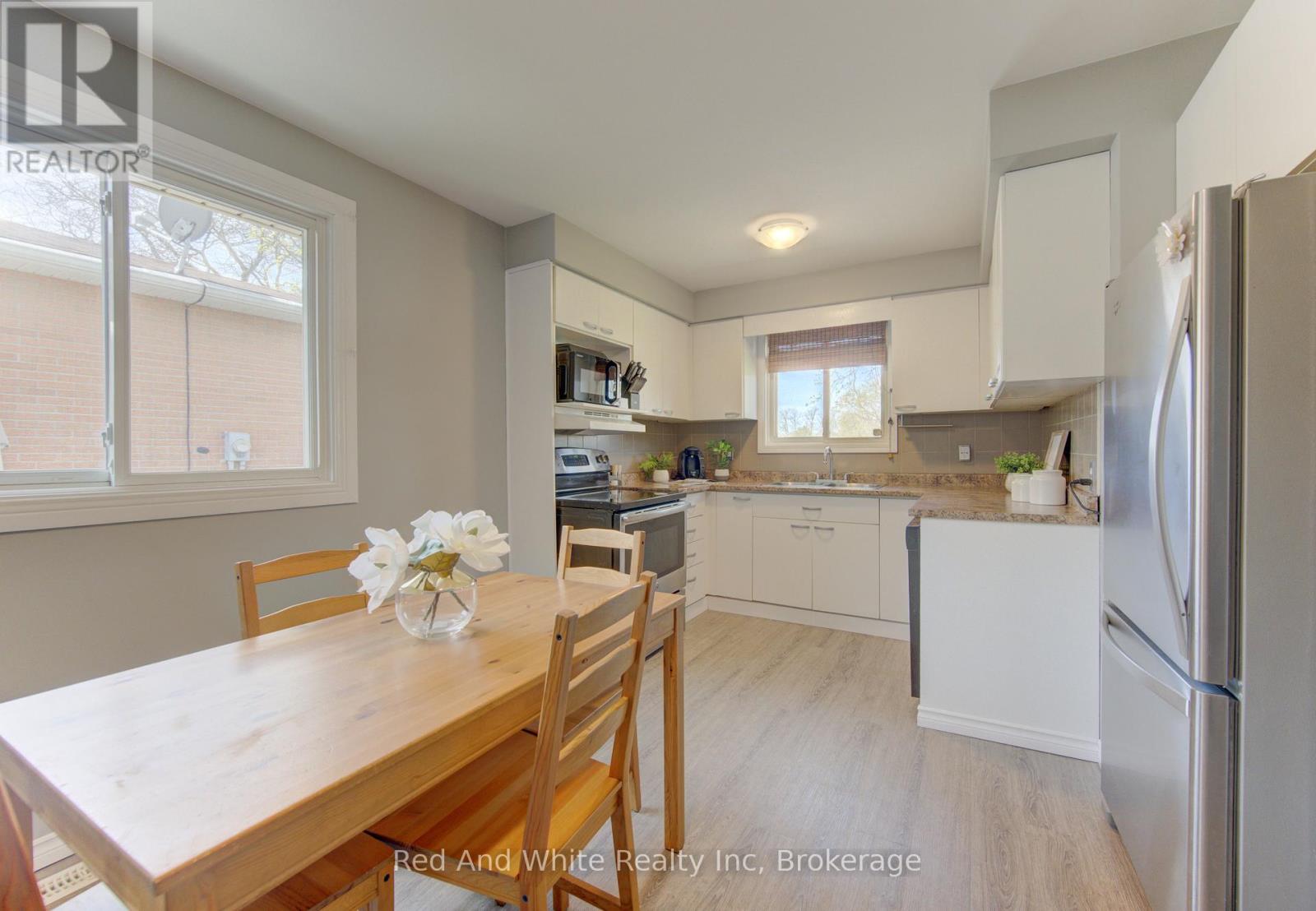 100 Johanna Drive, Cambridge, Ontario  N1S 4A7 - Photo 12 - X13055016