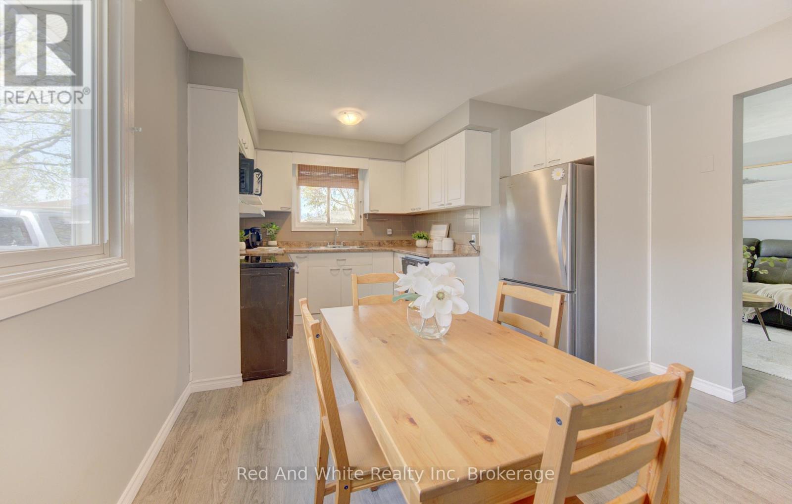 100 Johanna Drive, Cambridge, Ontario  N1S 4A7 - Photo 13 - X13055016