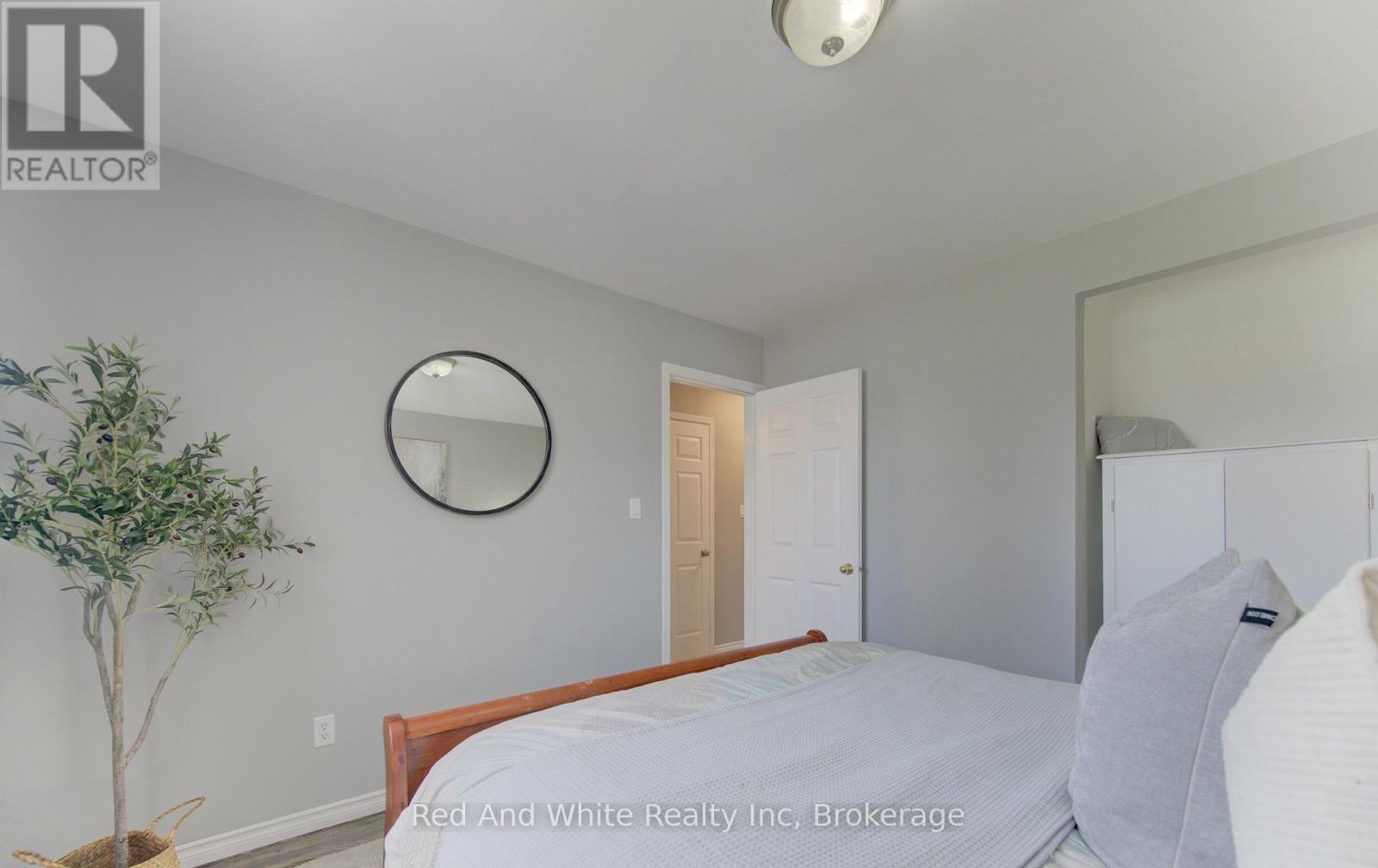 100 Johanna Drive, Cambridge, Ontario  N1S 4A7 - Photo 17 - X13055016