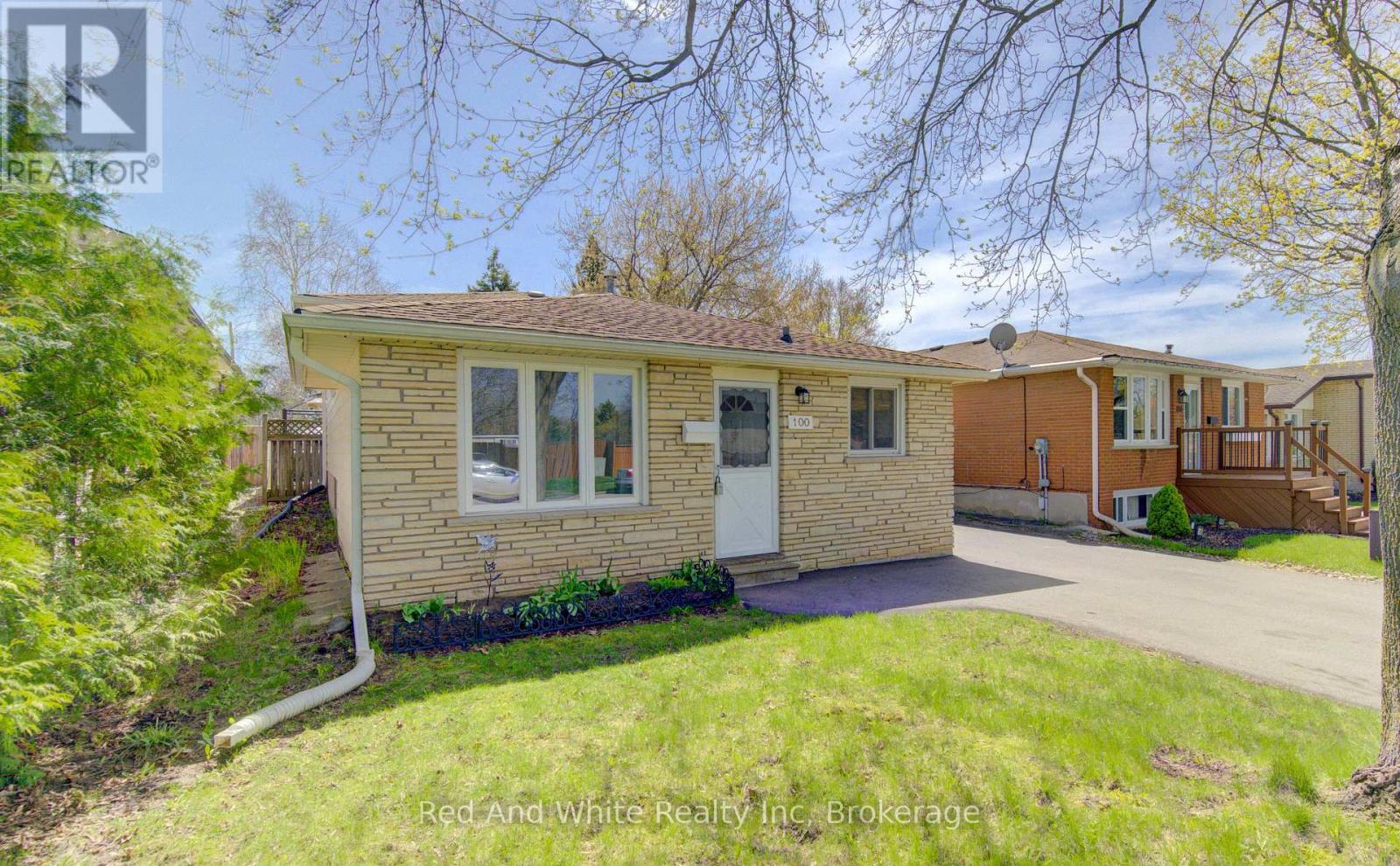 100 Johanna Drive, Cambridge, Ontario  N1S 4A7 - Photo 3 - X13055016