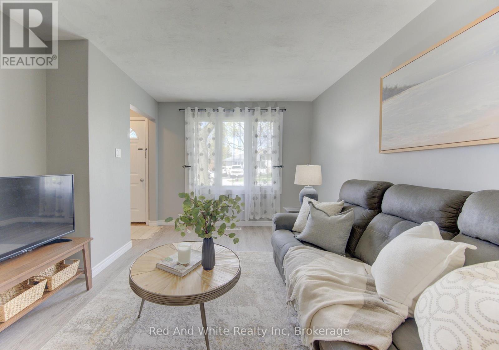 100 Johanna Drive, Cambridge, Ontario  N1S 4A7 - Photo 7 - X13055016